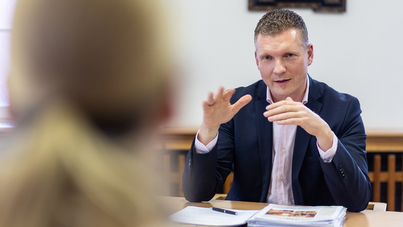 Im Sommer endet die erste Amtszeit von Tobias Kummer: Was Königsteins Bürgermeister politisch plant.