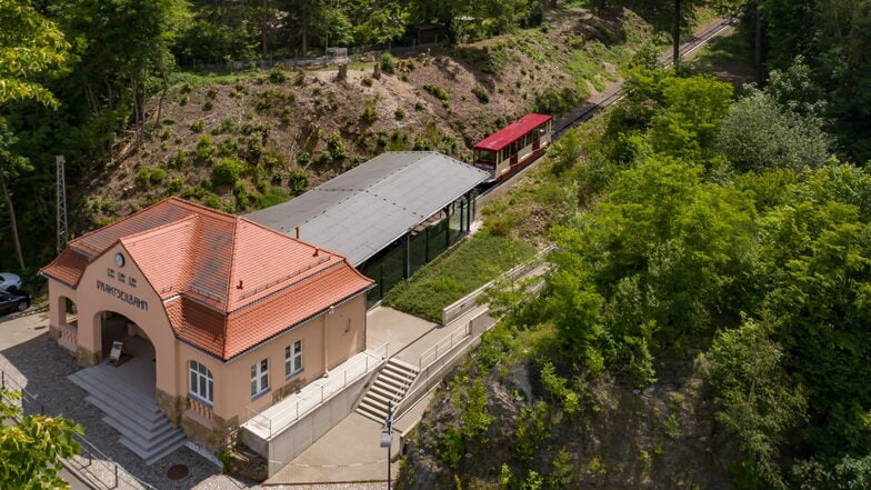 Während der Fahrt mit der Drahtseilbahn in Augustusburg kann am Sonnabend Schach gespielt werden.