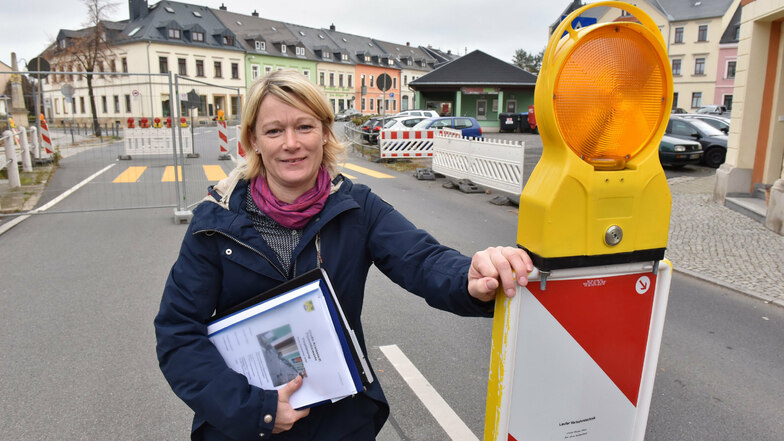 Der Obertorplatz in Dippoldiswalde soll umgestaltet werden. Simone Ullrich-Braune vom Bauamt der Stadt hat den Plan dazu.