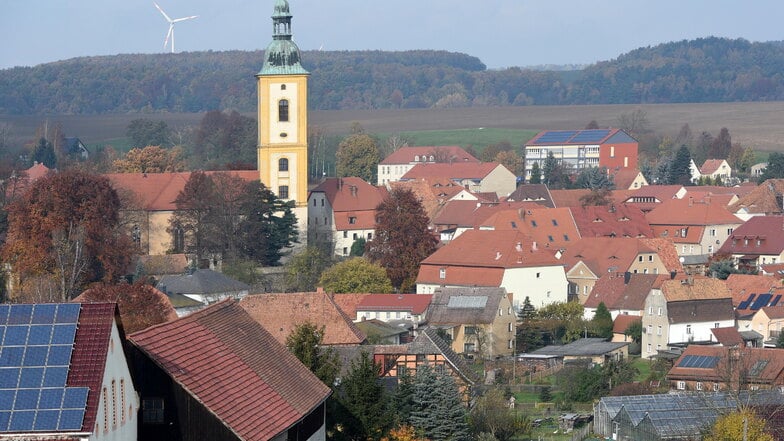 onnei Ortsansicht mit Kirche Bernstadt  Foto: Matthias Weber Foto:SAE Sächsische Zeitung *** Local Caption *** Gesellschaft Mensch Bevölkerung