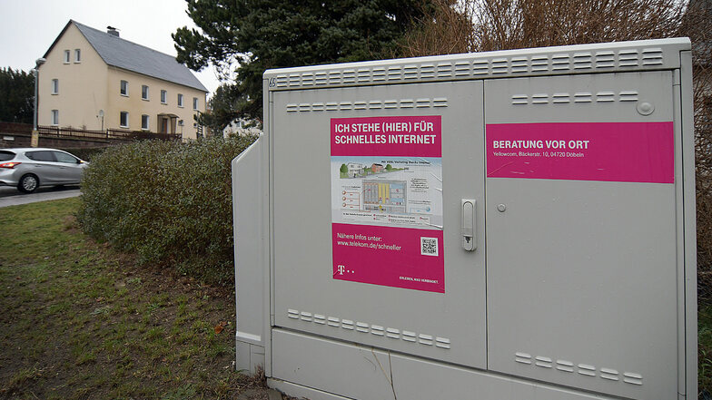 Wie hier in Etzdorf bei Roßwein werden auch in Leisnig Verteiler am Straßenrand so „aufgerüstet“, dass das schnelle Internet verteilt werden kann.