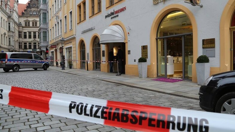 Am Freitag ist ein Juweliergeschäft in der Schlossstraße in Dresden überfallen worden.