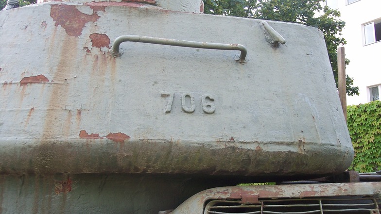 Aufgrund dieser Turmnummer konnte der Löbauer Garnisonverein den T34 eindeutig als den ehemaligen Sockelpanzer identifizieren.