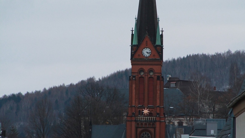 Warum in Aue die Kirchturmuhr verspätet tickt