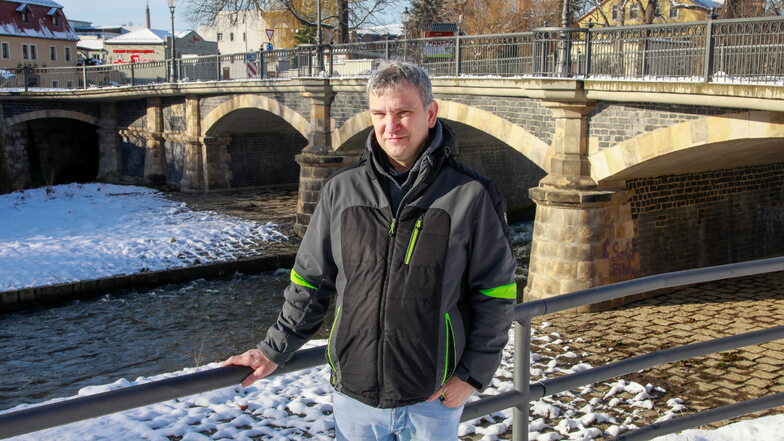 Heiko Gutte an der Mandaubrücke in Zittau.