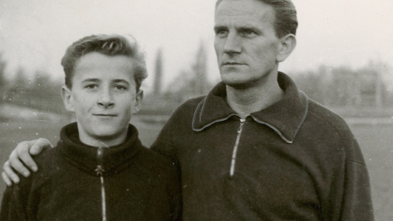 Hans Kreische (r.) mit seinem Sohn Hans-Jürgen 1958. Die Familie war mit Helmut Schön befreundet.