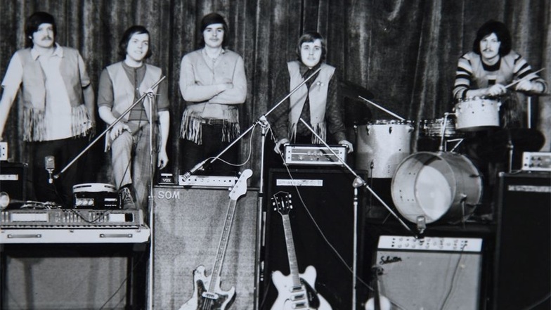 Die Gruppe Madrigal auf der Bühne des ehemaligen Jugendklubhauses „Hanno“ 1973.
