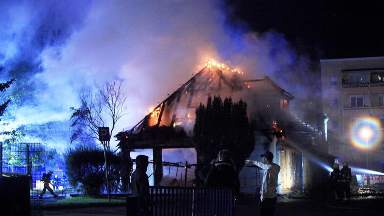 44 Feuerwehrleute waren in der Nacht im Einsatz.