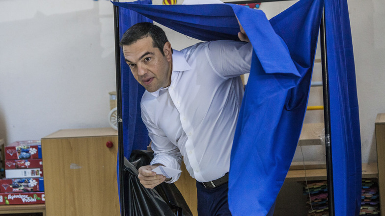 Alexis Tsipras hat das Land durch die Finanzkrise gebracht. Die zum Teil harten Maßnahmen haben nicht allen gefallen. 