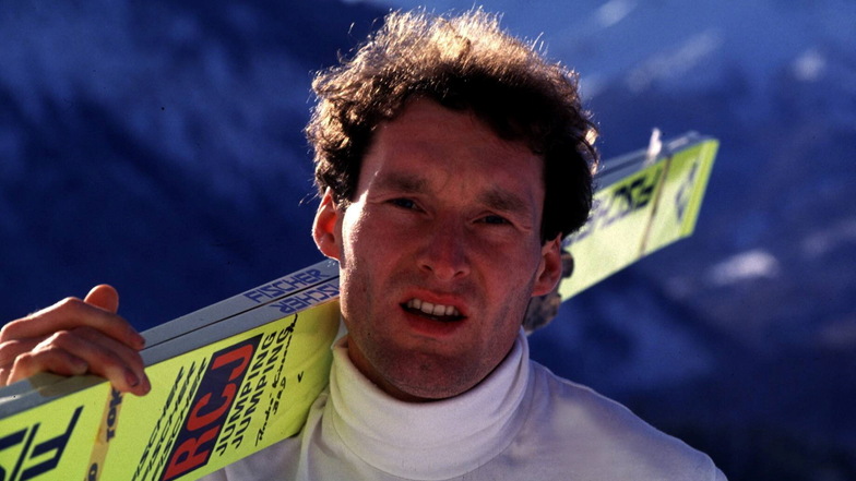 Der erste deutsche Skispringer, der den V-Stil beherrschte: Andre Kiesewetter. Zweimal gelang dem Thüringer ein Weltcupsieg - im Dezember 1990 in Lake Placid und Sapporo.