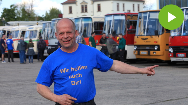 Organisator Ralf Andrich ist begeistert: So viele Oldtimer-Liebhaber haben den Weg nach Heidenau auf sich genommen, um ihre besonderen Busse zu zeigen.