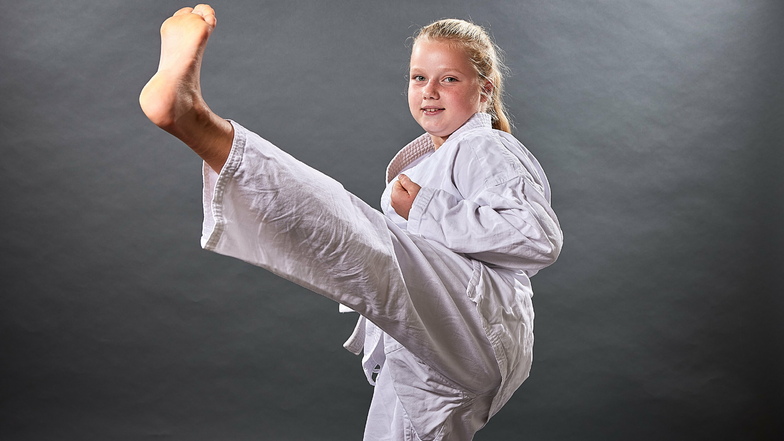 Johanna Schäfer aus Lohmen mag die Kunst der Selbstverteidigung ohne Waffe. Die Karateka öffnet das 14. Türchen im SZ-Adventskalender.