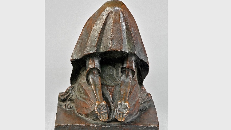 Mehr Gewand als Figur, aber gerade deshalb sehr ausdrucksstark: Ernst Barlachs „Russische Bettlerin“ in Bronze aus dem Jahr 1919.