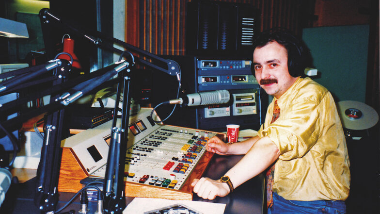 Jürgen Karney 1992 als Moderator der "Schrippenshow" beim Berliner Rundfunk.