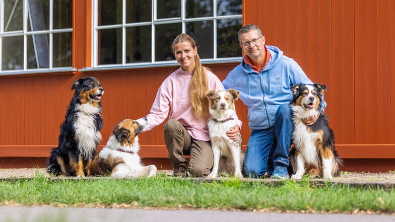 Die Hundetrainer Nancy Wendler und Kai Hartmann aus Bannewitz mit ihren Vierbeinern.