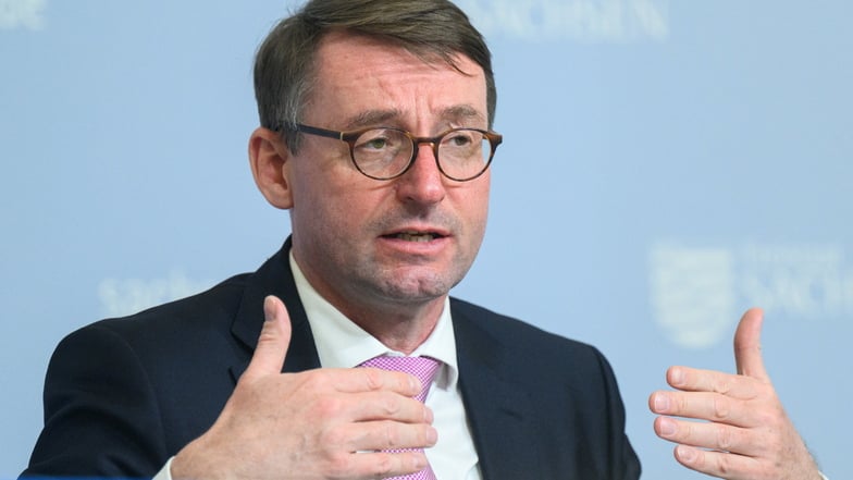 Sachsen Innenminister Roland Wöller fordert mehr Bundesmittel für für Bevölkerungsschutz und Katastrophenhilfe.