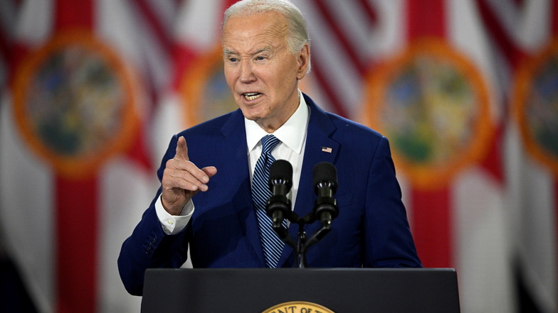 Nach der Freigabe neuer Ukraine-Hilfen durch den Kongress kündigt US-Präsident Joe Biden ein sofortiges neues Militärpaket für das von Russland angegriffene Land an.