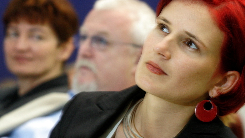 Katja Kipping im Juli 2005, damals als Spitzenkandidatin der sächsischen PDS für eine möglicherweise vorgezogene Bundestagswahl.
