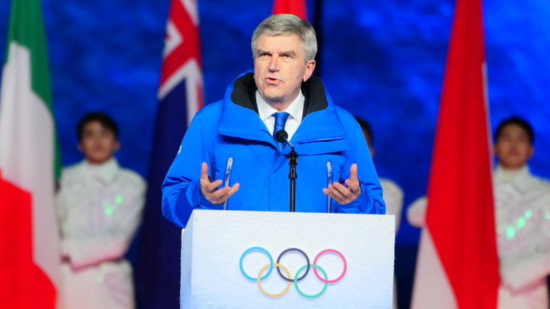 IOC-Präsident Thomas Bach betonte bei der Abschlussfeier der Olympischen Winterspiele in Peking, wie wichtig der Frieden in der Welt sei.