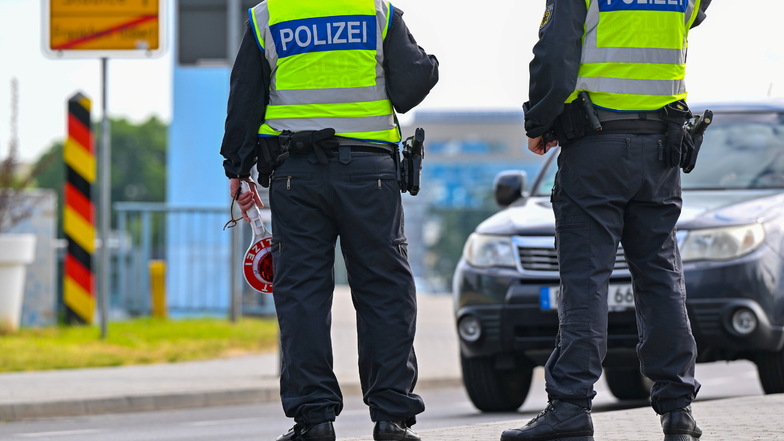 Innenminister von Sachsen und Brandenburg drängen weiter auf Grenzkontrollen