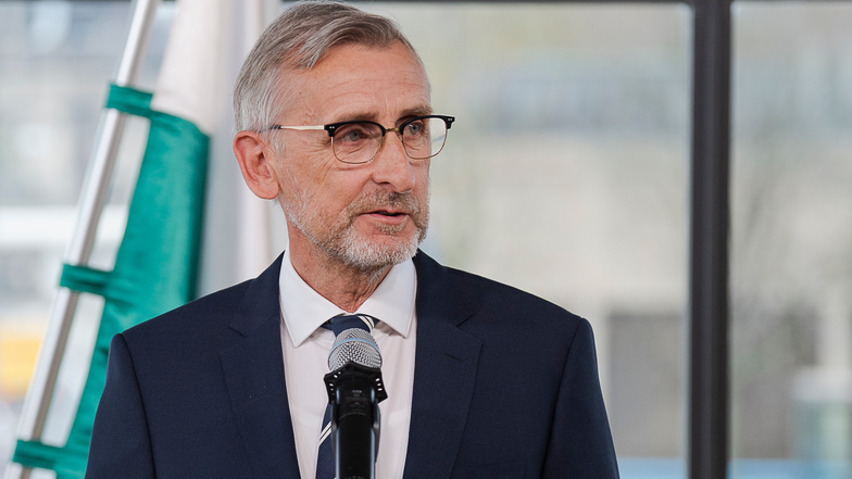 Armin Schuster nach seiner Vereidigung als neuer Innenminister Sachsens.