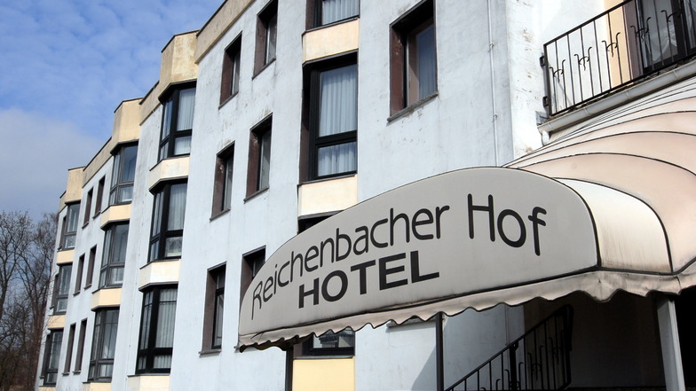 Noch ist der Reichenbacher Hof leer. Es gibt jedoch Ideen zur Wiederbelebung – aber nicht als Hotel. Dazu wird einiges bereits auf den Weg gebracht.