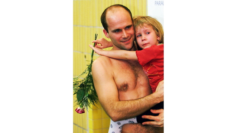 2003 verabschiedete sich Hempel vom Leistungssport - hier mit seiner Tochter.