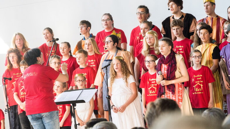 Jedes Jahr in den Sommerferien stellt die Kirchgemeinde Zeithain ein Kindermusical (hier bei der Premiere vor zwei Jahren in Röderau) auf die Beine.