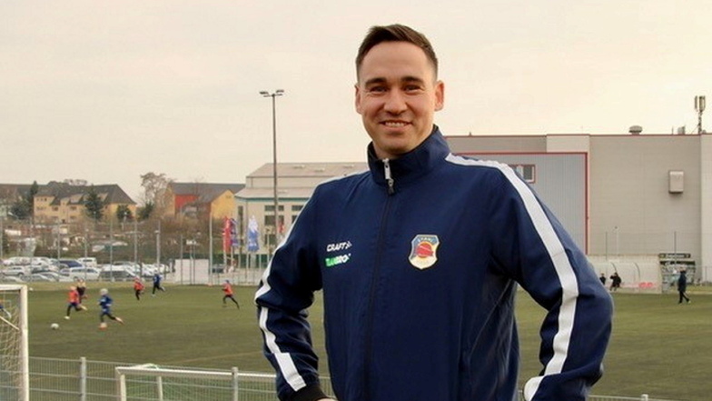 Nico Fleischer trainiert die F-Jugend der BSG Stahl Riesa. Der fußballbegeisterte Familienvater hat sich als Volunteer für die EM-Spiele in Leipzig beworben.