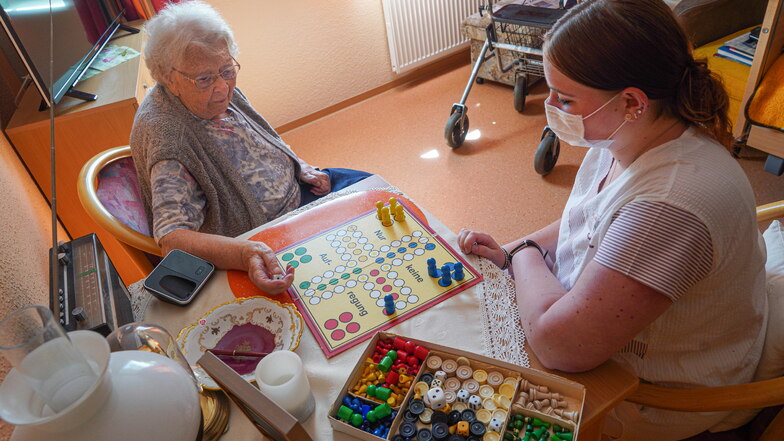 Im OLPK-Pflegeheim am Belmsdorfer Berg in Bischofswerda können Ferienjobber etwa bei der Alltagsgestaltung der Bewohner helfen.
