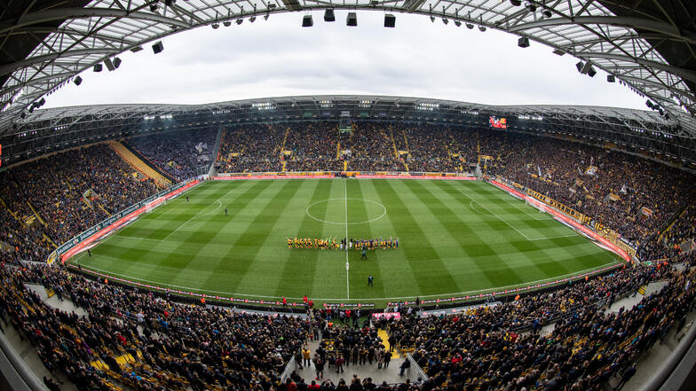 Das bislang letzte Risikospiel im Rudolf-Harbig-Stadion: Das Derby gegen Aue sahen am 8. März 30.753 Zuschauer. Für das Sicherheitskonzept hat Dynamo ein Zertifikat bekommen.