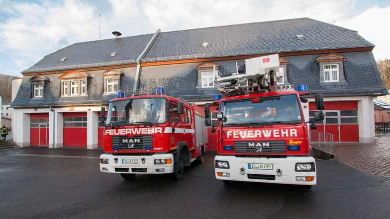 Im mittleren Teil des Feuerdepots der Freiwilligen Feuerwehr in Waldheim sollen in der Fahrzeughalle Mängel beseitigt werden, die auf Verschleiß zurückzuführen sind.