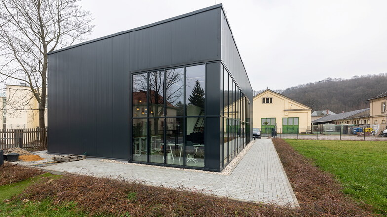 Die Firma Saxo Solar ist kürzlich in den Kubus Rottwerndorfer Straße 44 in Pirna eingezogen.