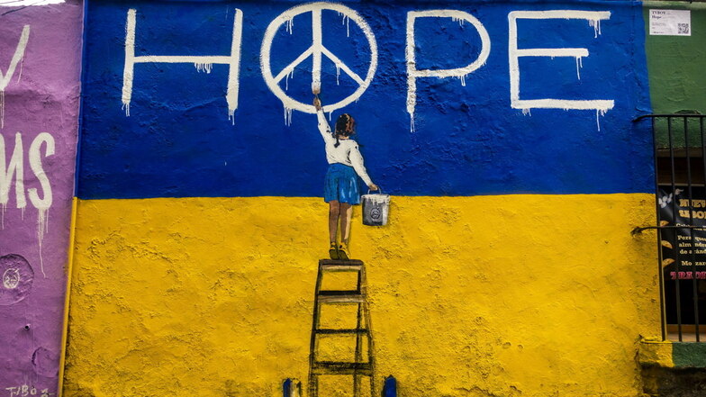 Was unabhängig von Standpunkten zum Krieg in der Ukraine die meisten Menschen doch einen dürfte: Hoffnung auf wieder friedliche Zeiten.