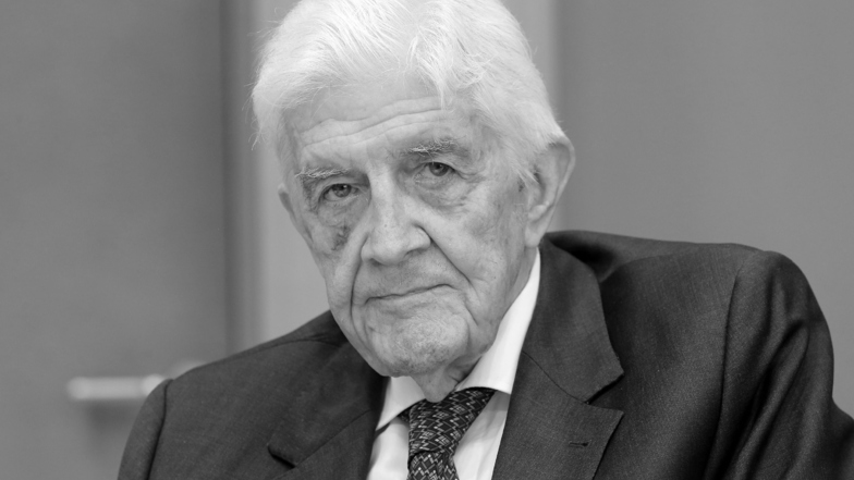 Burkhard Hirsch (FDP), Bundestagsvizepräsident a. D.,, ist im Alter von 89 Jahren gestorben.
