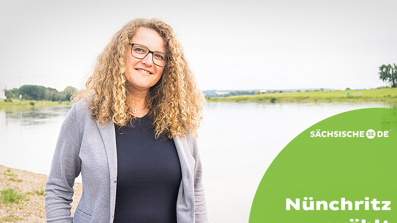 Andrea Beger am Nünchritzer Elbufer: Die 45-Jährige wäre die erste Nünchritzer Bürgermeisterin, für den Fall, dass sie die Wahl am 26. September für sich entscheidet.