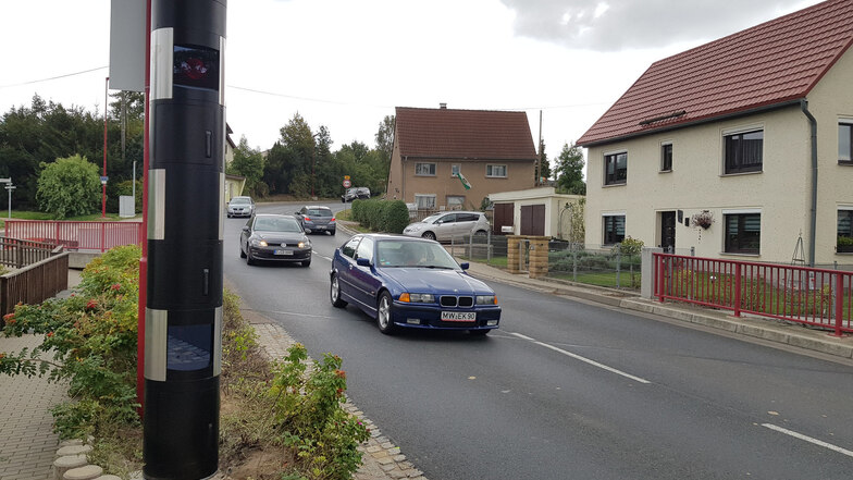 Der neue Blitzer in Greifendorf fotografiert in beide Fahrtrichtungen.