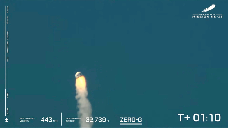 Erstmals ist eine Rakete des Raumfahrtunternehmens von Jeff Bezos vom Kurs abgekommen - eine Minute nach dem Start.