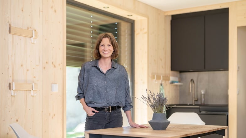 Lisa Weise-Hoff von Hejmo Homes - der Firma die das Häuschen gebaut hat.