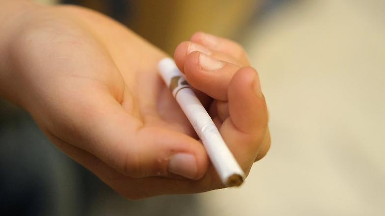 Drei Verfahren gegen Radebeuler, der Zigaretten an Minderjährige verkauft