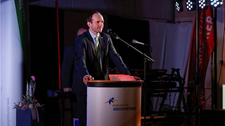 Stephan Meyer spricht als Präsident vom Oberlausitzer Kreissportbund.