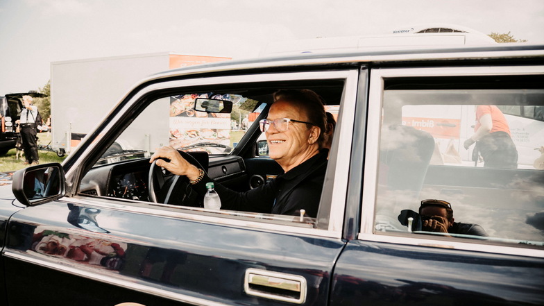 Die 9. Rallye Elbflorenz: Wolfgang "Lippi" Lippert fährt in einer Honecker-Limousine mit.