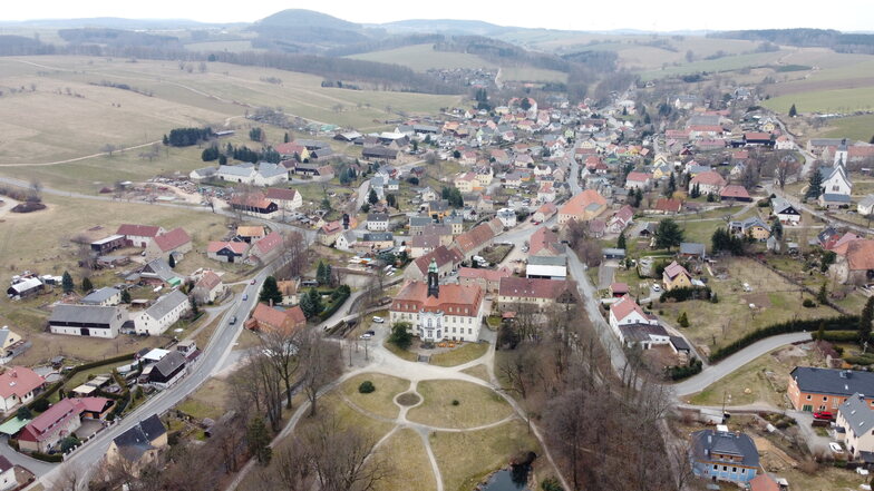 Reinhardtsgrimma ist mit seinen über 730 Einwohnern heute Ortsteil der Stadt Glashütte.