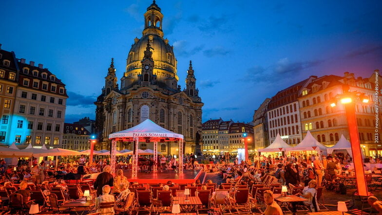 Dresden bietet im Sommer 2024 verschiedene gratis Events. Eine kostenlose Veranstaltung ist beispielsweise der Palais-Sommer.