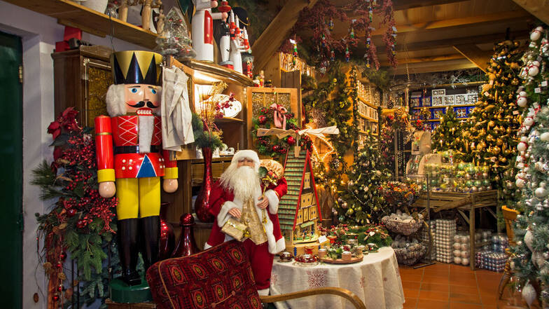 Das Weihnachtshaus mit seinen Dekorationsartikeln zum anfassen und kaufen