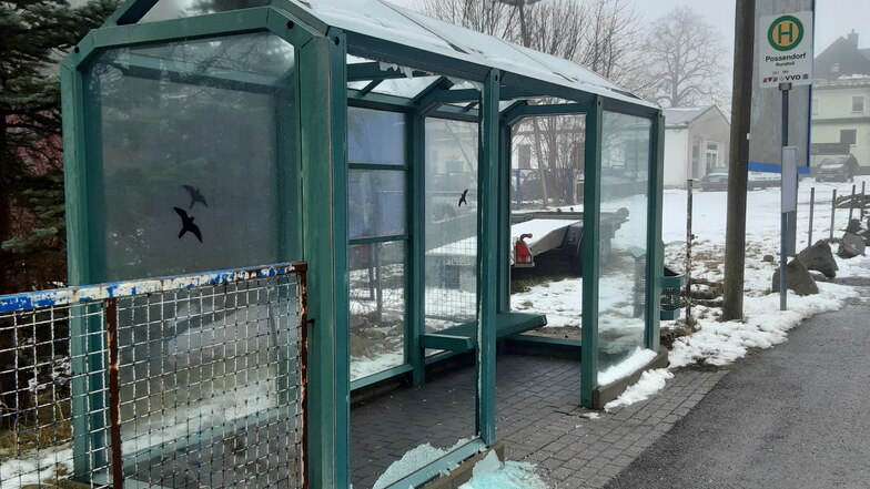 Vandalen hatten es im Winter auch auf diese Bushaltestelle in Rundteil abgesehen.