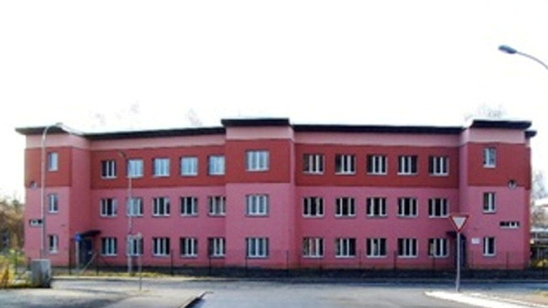 Das alte Zollgebäude in der Chopinstraße wurde als Flüchtlingsunterkunft wieder reaktiviert.
