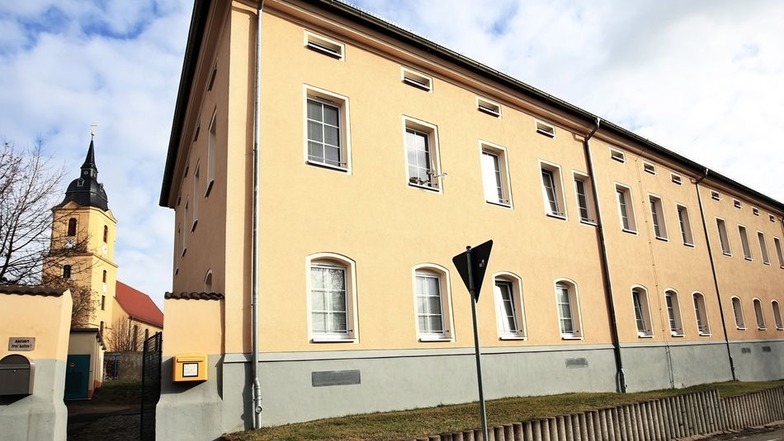 Eine Unterkunft für Asylbewerber in der Nickritzer Straße in Riesa: Das Haus war 2013 für die Unterbringung von 50Menschen umgebaut worden.