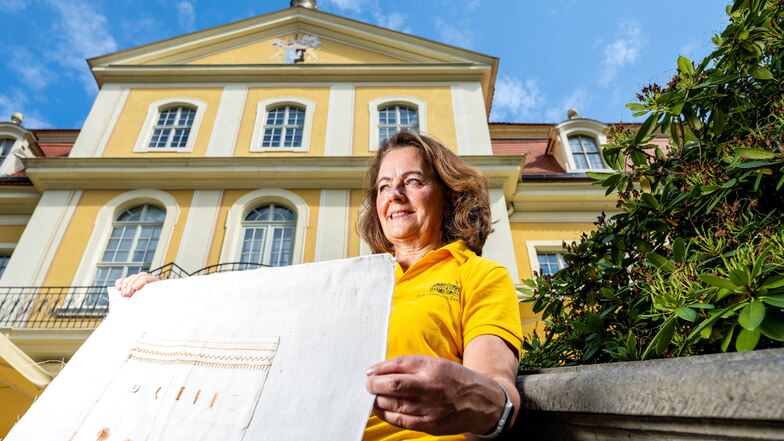 Schlosschefin Ines Eschler freut sich auf die 25. Internationalen Oberlausitzer Leinentage, die am Freitag in Rammenau beginnen.