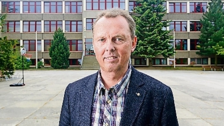Schulleiter Michael Hubrich sicherte den Betrieb an der Oberschule auch während der Innensanierung. Kraft tanken darf er bald bei einer ausgiebigen E-Biketour im Lausitzer Bergland.